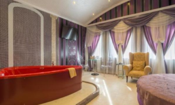 Diplomat Plaza Hotel & Resort