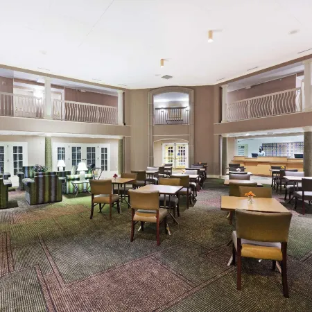 La Quinta Inn & Suites by Wyndham Houston Bush IAH South