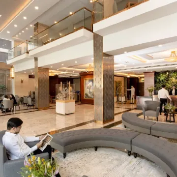 Aquari Hotel Hotels near Lam Son Square