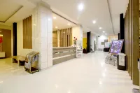 Hotel Dewanti Hotels in Kejaksan