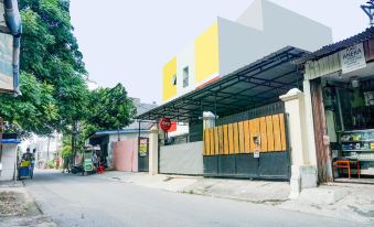 OYO 90304 Cosmo Tanjung Duren