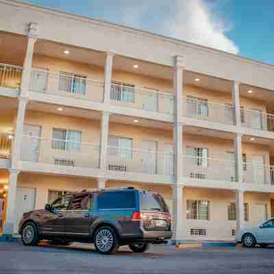 Fresno Galerias Hotel Exterior