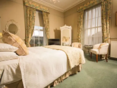 The Manor Hotel Hotels in Crickhowell