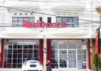 RedDoorz @ Jalan Tanjung Blitar Các khách sạn ở Minggirsari