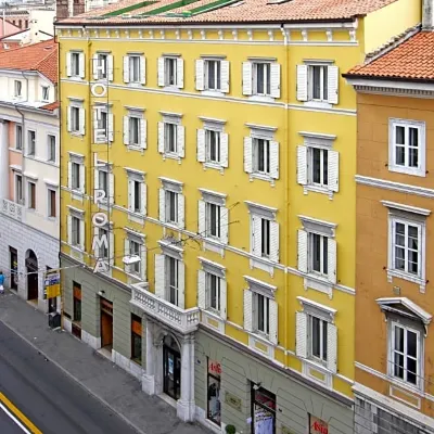 Hotel Roma Hotels near باركولا