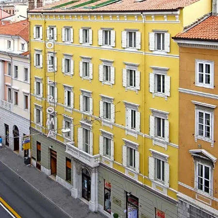 Hotel Roma Отели рядом с достопримечательностью «Порт Триесте»