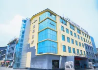 Lavande Hotel (Dongping Sports Conference and Exhibition Center Baifoshan) Hotels near Dongping Lake Scenic Area - Eight Hundred Miles of Water Marsh