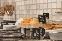 エンバシー スイーツ バイヒルトン ピッツバーグ ダウンタウン - 朝食