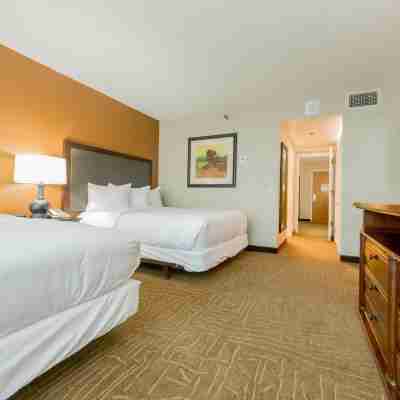 Embassy Suites by Hilton Lexington Green Rooms