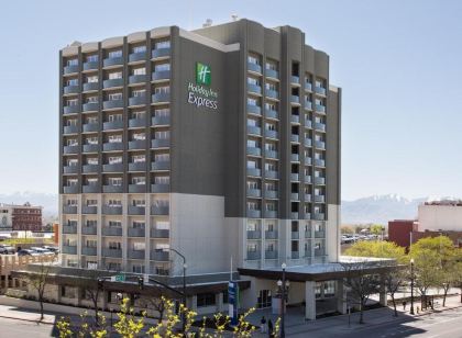 Holiday Inn Express & Suites Santa Ana - Orange County