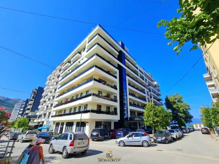 Regina City Hotel & Spa Отели в г. Влёра