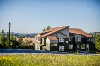 Grenfell Campus Summer Accommodations Hotels in Корнер-Брук