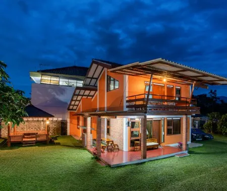 Prananto's Villa Отели рядом с достопримечательностью «Zoomanji Bandung»