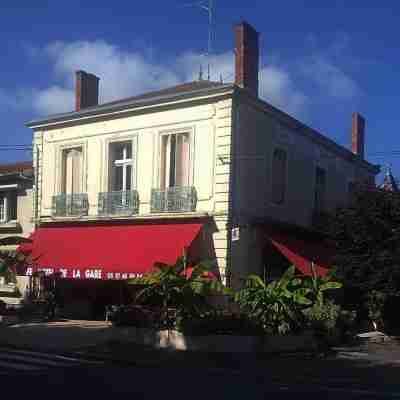 hotel brasserie le cafe de la gare - FDJ Hotel Exterior