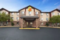 Super 8 by Wyndham Peoria Hôtels à : Peoria