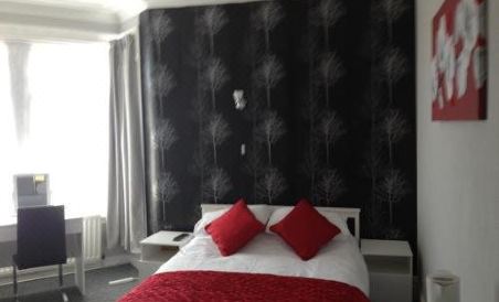 Esplanade Lodge - Housity