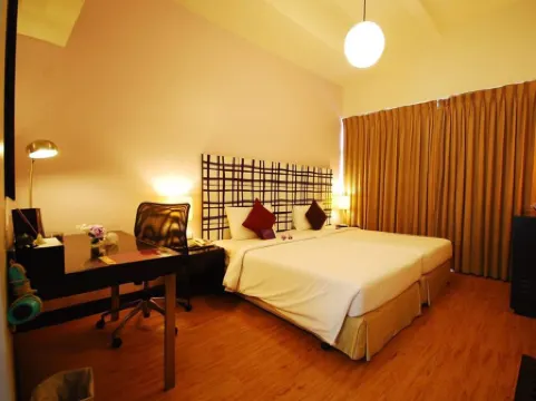 The Embassy Sathorn Отели рядом с достопримечательностью «Парк Люмпини»