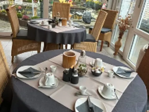 Hotel Zur Wasserburg Hotels in Kerpen