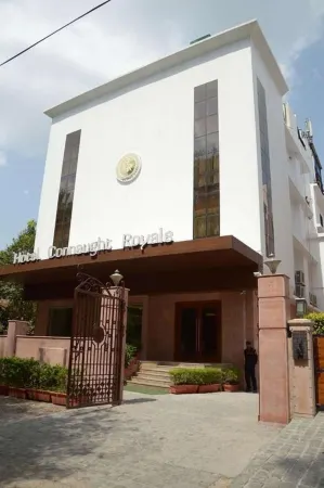 Connaught Royale Delhi Отели рядом с достопримечательностью «Сапрем Корт оф Индия»