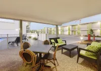 Mackay Oceanside Central Hotel Official