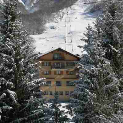 La Vallée Hôtel &Spa Hotel Exterior