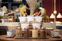 Hilton London Heathrow Airport - breakfast