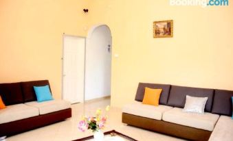 6 Bedrooms Villa with Private Pool Enclosed Garden and Wifi at Grand Baie 1 km Away from the Beach