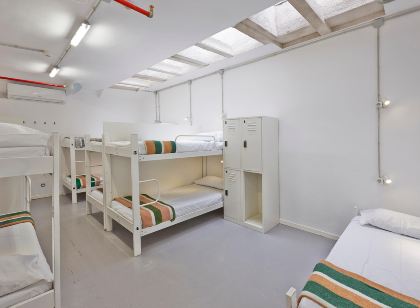Hola Hostal Collblanc