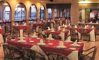 Grand Plaza la Paz Hotel & Suites