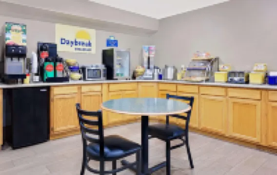 Days Inn by Wyndham Paris