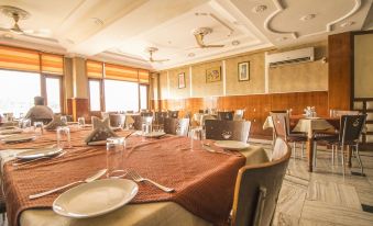 Wowstayz Hotel Jahanvi Dale - Housity