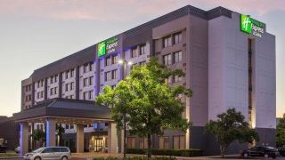 holiday-inn-express-and-suites-mississauga-toronto-southwest