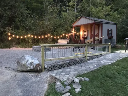 Seams Like Home B&B Отели в г. Фейетт