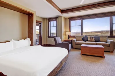 Slopeside  at Base of Peak 8, Sleeps 6! 1 Bedroom Condo by RedAwning Hôtels à : Copper Mountain
