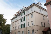 Modern Design im Klassischem Altbau - Homestays