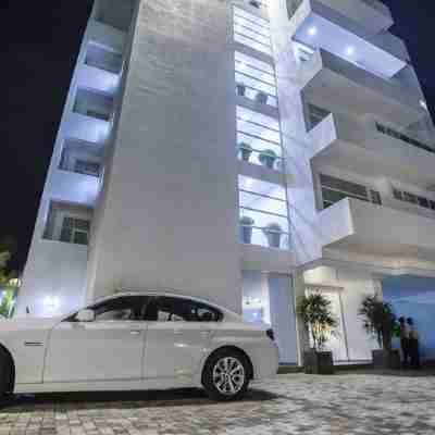 The Beach Apartments Hotel Exterior