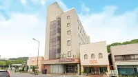 Hotel Hikari Hills فنادق في ياناي