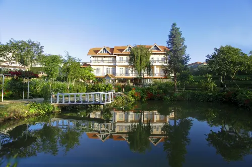Dalat Terrasse des Roses Villa - ที่มีอ่างอาบน้ำ