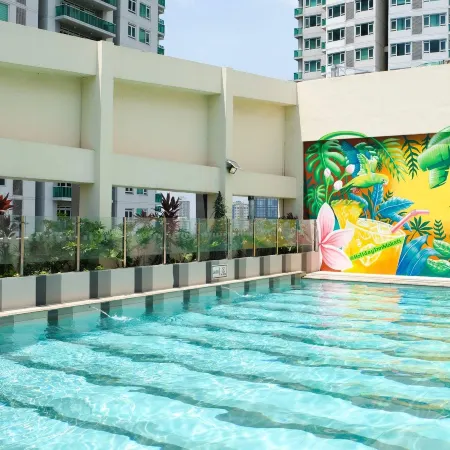 Holiday Inn & Suites MAKATI by IHG