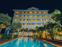 Sisombat Plaza Hotel Hotels near Green Discovery