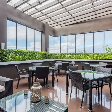 Wyndham Garden San Jose Escazu Отели рядом с достопримечательностью «Комплекс «Авенида Эскасу»»