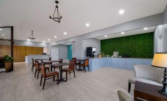 Rodeway Inn & Suites
