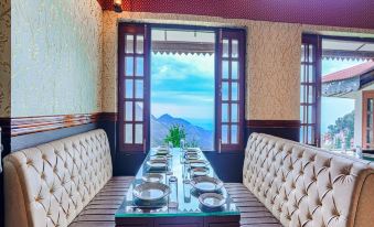 Pax Hotel Ark 150 Meters from Mall Road