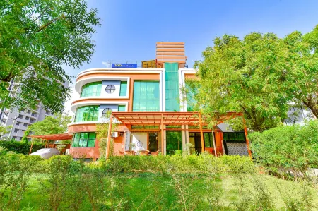 Fabhotel Siddharth Corporate Отели рядом с достопримечательностью «GH 7 & Press Circle»