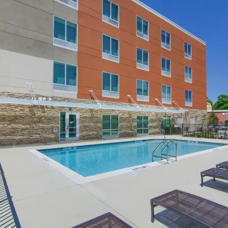 Holiday Inn Express & Suites MOBILE - UNIVERSITY AREA by IHG