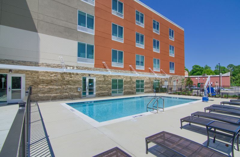 Holiday Inn Express & Suites Mobile - University Area by IHG photo 2