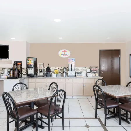 Super 8 by Wyndham El Dorado