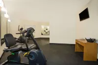 Super 8 by Wyndham Grove City - Gym