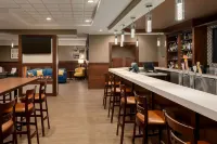 Travelodge Hotel by Wyndham Saskatoon - Barer