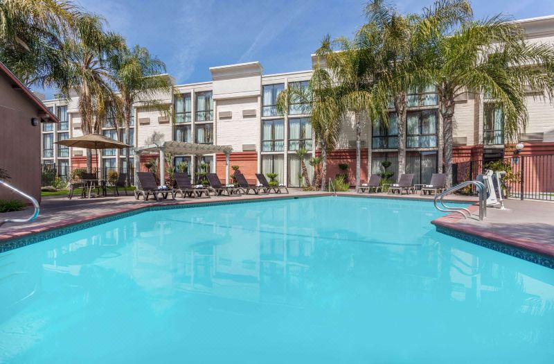 Wyndham Visalia photo 4